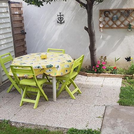 Superbe T2 Avec Jardin, Piscine-Enfant Et Parking Apartment Arles Ngoại thất bức ảnh