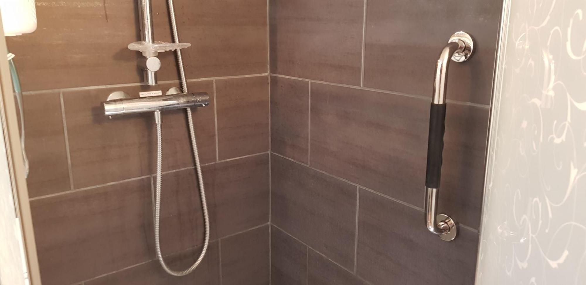 Superbe T2 Avec Jardin, Piscine-Enfant Et Parking Apartment Arles Ngoại thất bức ảnh