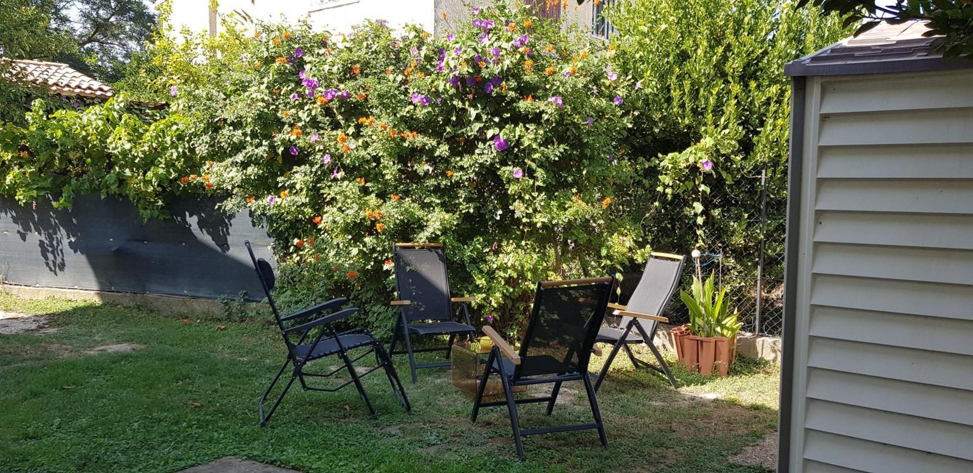 Superbe T2 Avec Jardin, Piscine-Enfant Et Parking Apartment Arles Ngoại thất bức ảnh